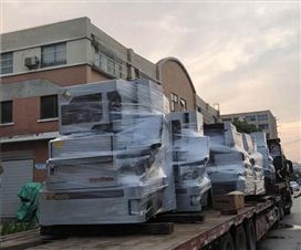 二手機(jī)裝卸現(xiàn)場